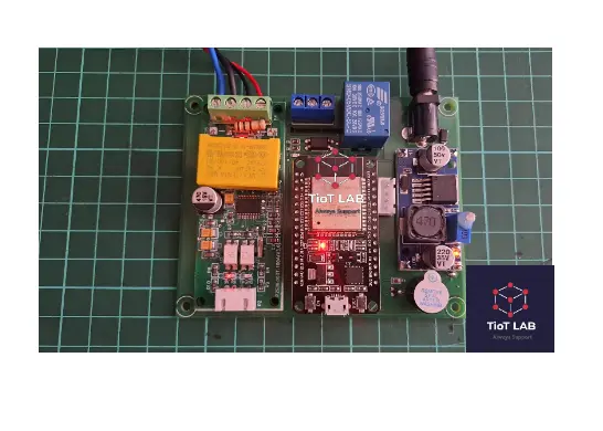 ESP32 Power Montiroing PZEM-004T và điều khiển Relay