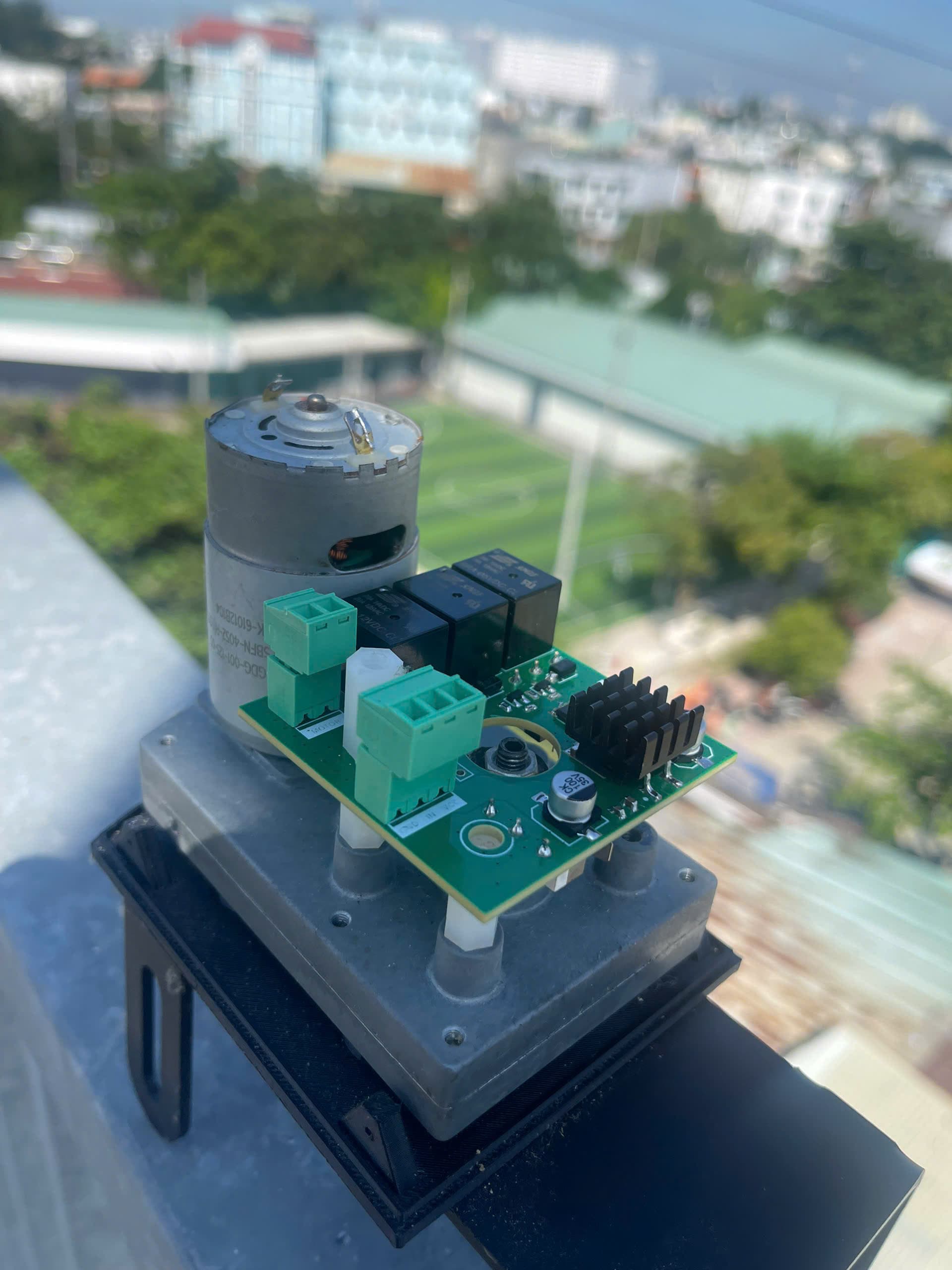 Mạch điều khiển đảo chiều động cơ - ảnh 3